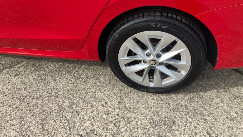 Skoda Octavia 1.4 TSI iV SE L DSG 5dr Estate